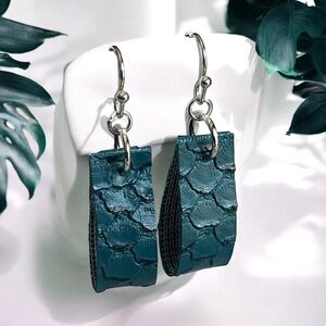 5 For $25💫Turquoise Snake Skin Dangles Earrings
